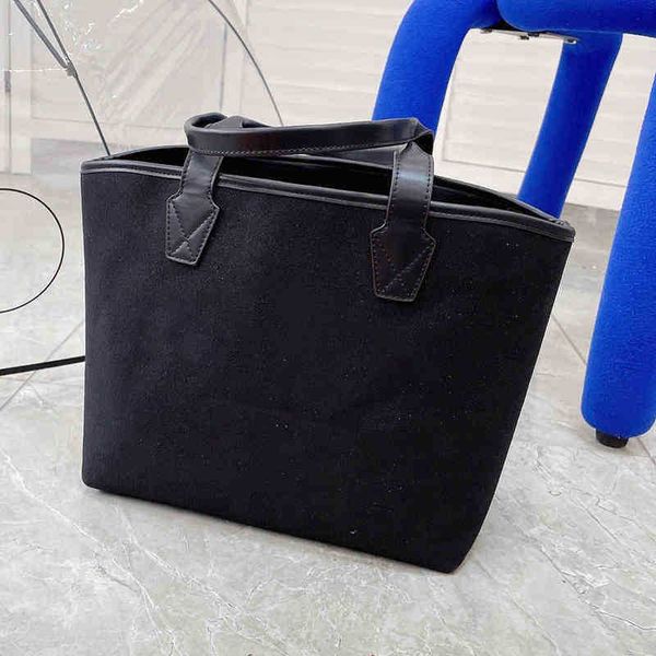 designer luxury womens bag handbag b-shaped paris single shoulder messenger fashion square gift shoulder oblique span versatile handheld bag
designer luxury womens bag handbag b-shaped paris single shoulder messenger fashion square gift shoulder oblique span versatile handheld bag