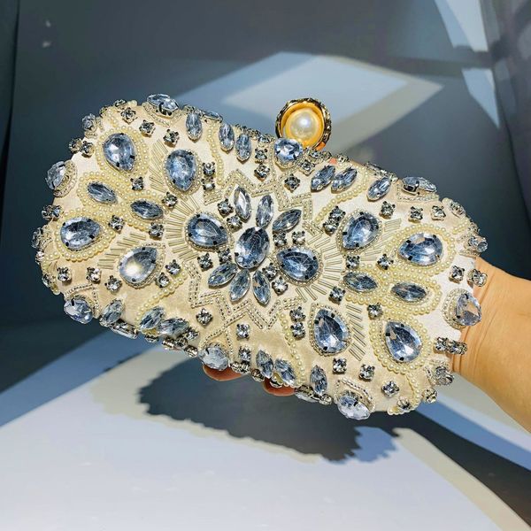 evening bags luxury crystal diamond pearl handmade ladies handbag gold black color fashion wedding dinner party bag women clutch 221128
evening bags luxury crystal diamond pearl handmade ladies handbag gold black color fashion wedding dinner party bag women clutch 221128
