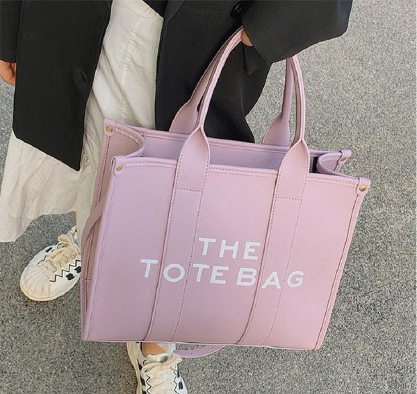 luxury designer tote bag 2022 new fashion all-in-one women commuter bags one shoulder cross-slung women's bag 122
luxury designer tote bag 2022 new fashion all-in-one women commuter bags one shoulder cross-slung women's bag 122