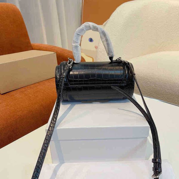 drum shoulder bags women fashion handbag leather luxury designer brand crossbody female purses 220315
drum shoulder bags women fashion handbag leather luxury designer brand crossbody female purses 220315