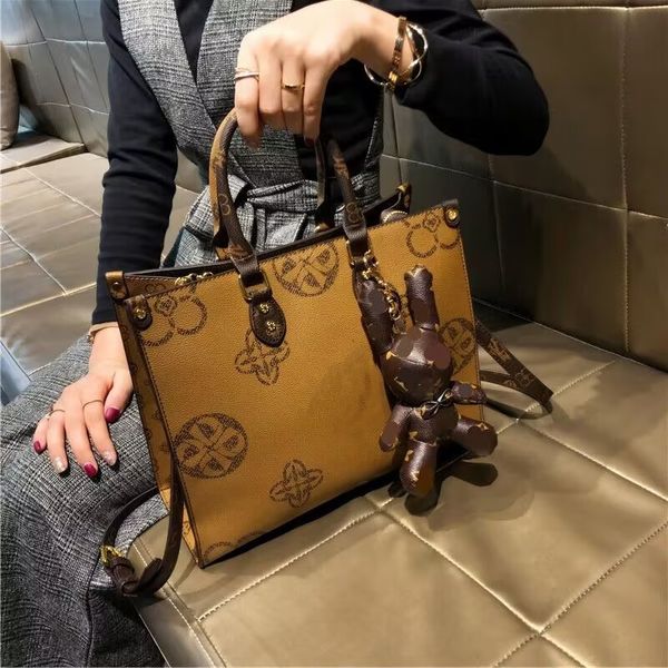women's handbag shoulder messenger bag luxury high-quality high-capacity pu leather purse fashion designer shopping bag
women's handbag shoulder messenger bag luxury high-quality high-capacity pu leather purse fashion designer shopping bag