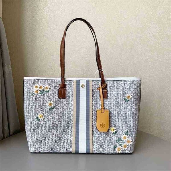 designer handbags t0ryburchs summer 2022 canvas printing zou one slant cross fashion leisure tote women's bag shoulder crossbody bag
designer handbags t0ryburchs summer 2022 canvas printing zou one slant cross fashion leisure tote women's bag shoulder crossbody bag