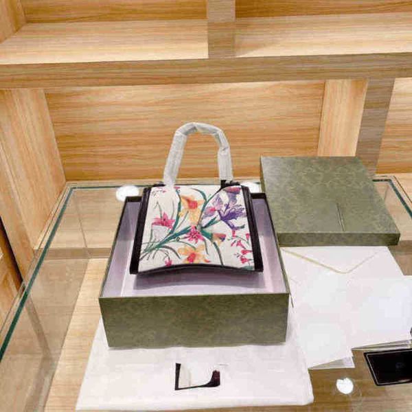 new shoulder bags women handbag female flowers design leather fashion black tote 211116
new shoulder bags women handbag female flowers design leather fashion black tote 211116