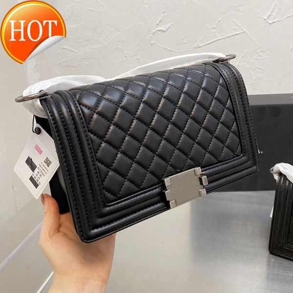 women's luxury designer shoulder bags classic fashion clamshell texture leather crossbody bag gold and silver hardware chain envelope f
women's luxury designer shoulder bags classic fashion clamshell texture leather crossbody bag gold and silver hardware chain envelope f