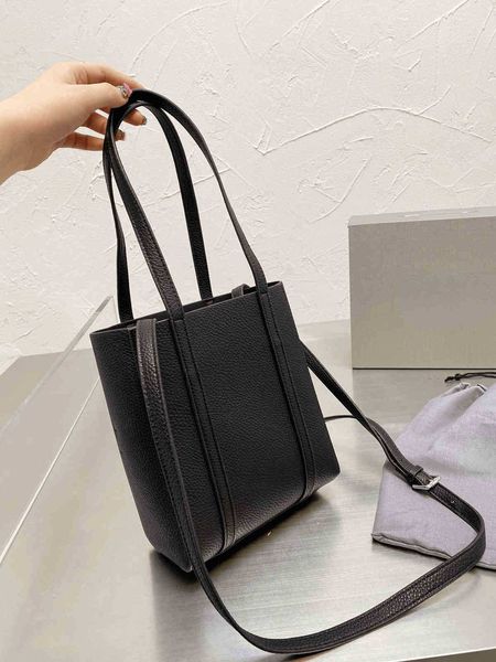 evening bags tote handbag for women high-quality shopping plain fashion messenger shoulder retro leather designer lady wallet 1028
evening bags tote handbag for women high-quality shopping plain fashion messenger shoulder retro leather designer lady wallet 1028