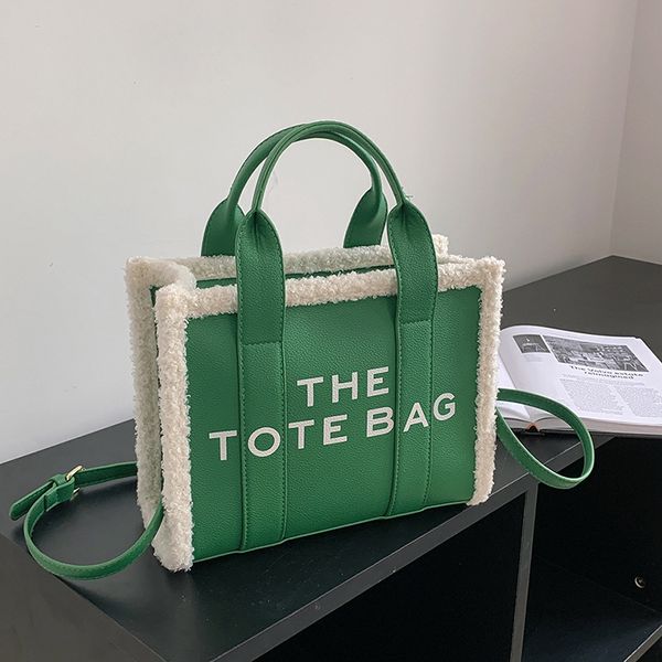 this year's popular tote bag commuter bags2023 is a new style designer brand all-in-one texture single-shoulder cross-body bag a12 
this year's popular tote bag commuter bags2023 is a new style designer brand all-in-one texture single-shoulder cross-body bag a12