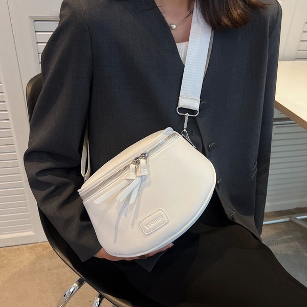 waist bags summer female belt fashion leather semicircle saddle pack woman crossbody chest designer purse 221129
waist bags summer female belt fashion leather semicircle saddle pack woman crossbody chest designer purse 221129