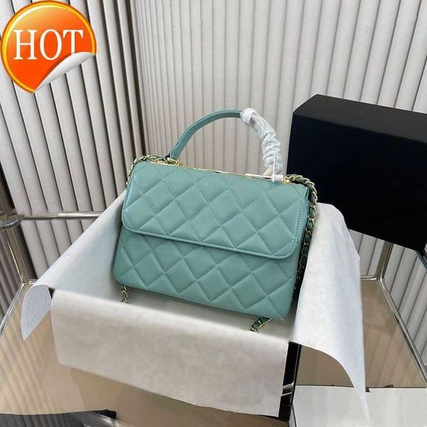 women's luxury designer handbags fashion diamond check texture leather tote bags versatile portable single shoulder crossbody bag facto
women's luxury designer handbags fashion diamond check texture leather tote bags versatile portable single shoulder crossbody bag facto