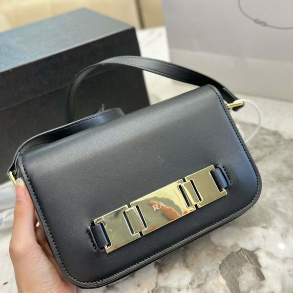 designer totes bag luxury brand single zipper women handbags tote real leather bags lady plaid purses duffle luggage by brand s171 003
designer totes bag luxury brand single zipper women handbags tote real leather bags lady plaid purses duffle luggage by brand s171 003