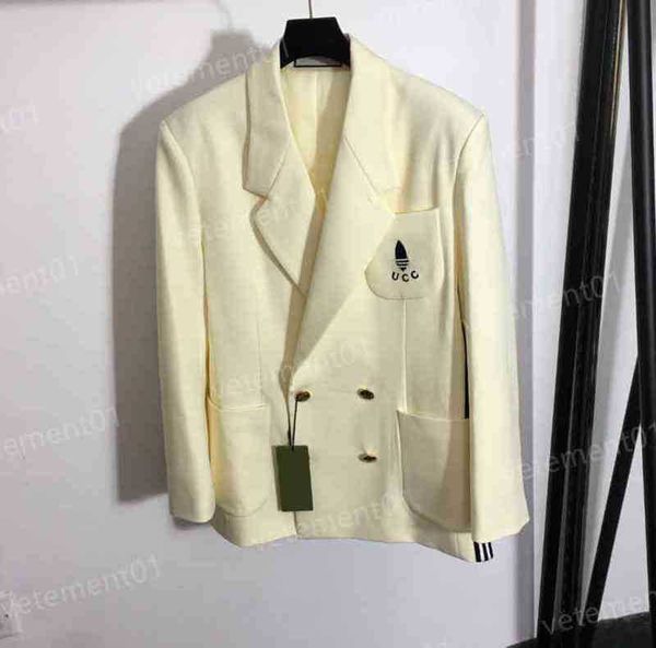 luxury womens jackets fashion co-branded logo embroidery metal button slim fit blazer brand designer women clothing 0912, Black;brown
luxury womens jackets fashion co-branded logo embroidery metal button slim fit blazer brand designer women clothing 0912, Black;brown