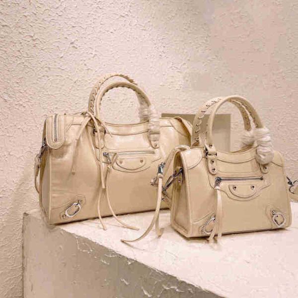 classic city duffle bags totes bag women designer tote handbags luxury shoulder motorcycle bags crossbody large capacity metal luggage 22031
classic city duffle bags totes bag women designer tote handbags luxury shoulder motorcycle bags crossbody large capacity metal luggage 22031