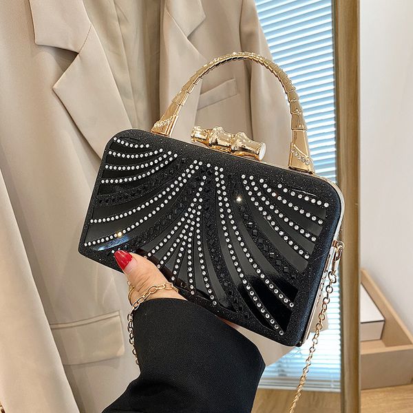 evening bags trendy women handbags black white metal s luxury ladies wedding party clutch purses chain shoulder 221128
evening bags trendy women handbags black white metal s luxury ladies wedding party clutch purses chain shoulder 221128