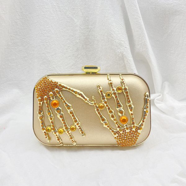 evening bags women's handbags fashion fine metal crystal palm geometric small clutch ladies wedding party bag simple pu purses 221128
evening bags women's handbags fashion fine metal crystal palm geometric small clutch ladies wedding party bag simple pu purses 221128