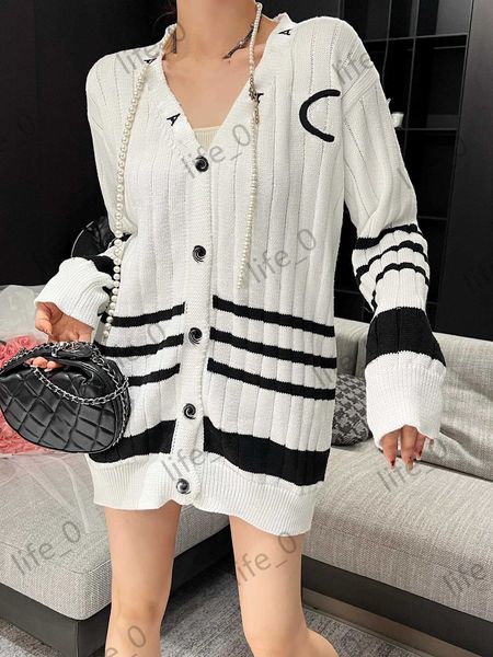 fashion womens sweater letter logo embroidery knitted contrast color stripe single button casual long sleeve knitwear warm brand designer c, White;black
fashion womens sweater letter logo embroidery knitted contrast color stripe single button casual long sleeve knitwear warm brand designer c, White;black
