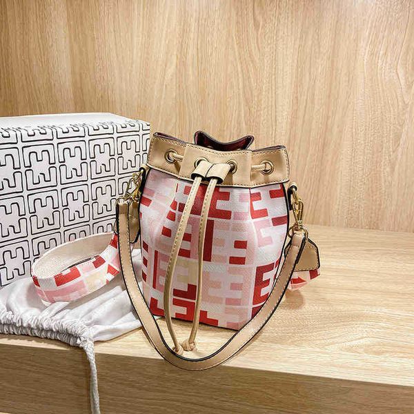 spring and summer small drawstring bucket bag letter printing versatile fashion one shoulder slant cross portable women's outlet purse
spring and summer small drawstring bucket bag letter printing versatile fashion one shoulder slant cross portable women's outlet purse