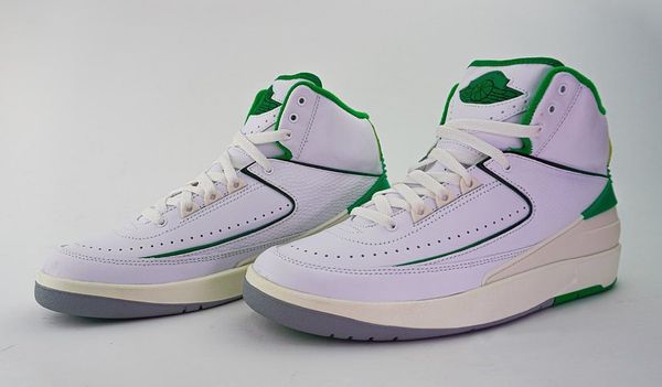 2023 new authentic basketball shoes air lucky green 2 2s dr8884-103 white sports sneakers outdoor mens womens trainers with original box
2023 new authentic basketball shoes air lucky green 2 2s dr8884-103 white sports sneakers outdoor mens womens trainers with original box