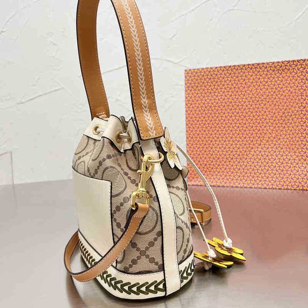 torys bag shoulder bags women handbag crossbody designer bagss leather female flower decoration drawstring bucket 220328
torys bag shoulder bags women handbag crossbody designer bagss leather female flower decoration drawstring bucket 220328