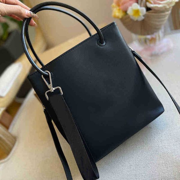 evening bags shoulder bucket leather designer handbag ladies crossbody fashion women quilted handbags female messenger vintage purses
evening bags shoulder bucket leather designer handbag ladies crossbody fashion women quilted handbags female messenger vintage purses