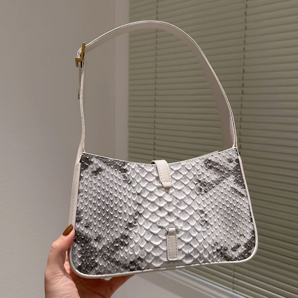 armpit shoulder bag serpentine handbags women metal hardware letter hasp interior zipper pocket genuine leather adjustable strap hollow out
armpit shoulder bag serpentine handbags women metal hardware letter hasp interior zipper pocket genuine leather adjustable strap hollow out