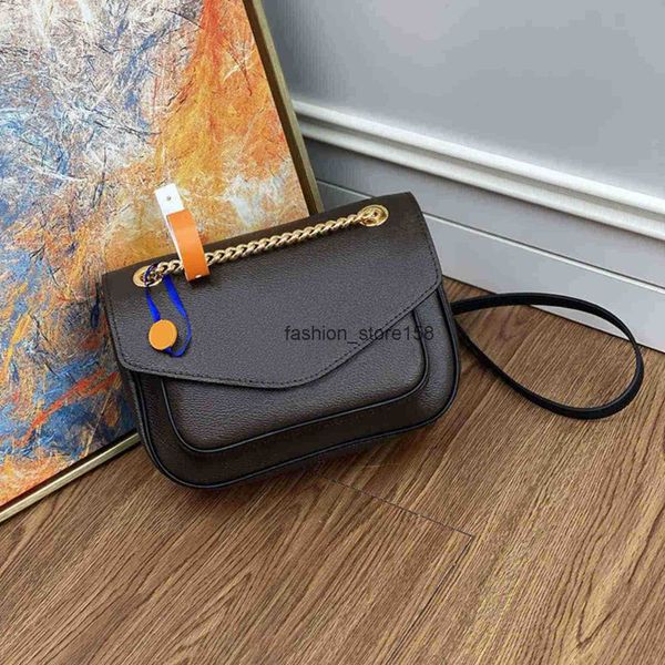7a designers fashion bag new style presbyopia red lining graceful bag concurrently urban sense and casual wind shoulder or cross slung
7a designers fashion bag new style presbyopia red lining graceful bag concurrently urban sense and casual wind shoulder or cross slung