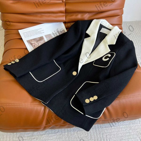 fashion brand womens jackets collared lapel button lettered logo embroidery casual suit jacket warm designer women clothing 2 colors, Black;brown
fashion brand womens jackets collared lapel button lettered logo embroidery casual suit jacket warm designer women clothing 2 colors, Black;brown