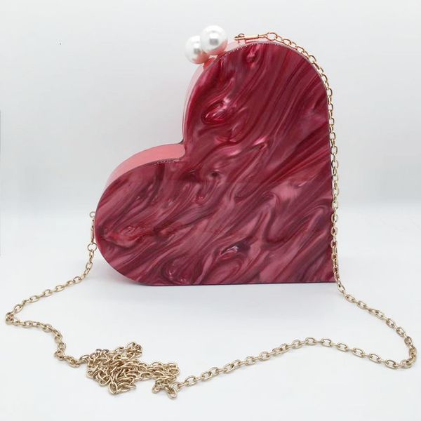 evening bags vintage women's handbag acrylic red texture heart wedding pearl lock bridal clutches purses metal chain shoulder 221128
evening bags vintage women's handbag acrylic red texture heart wedding pearl lock bridal clutches purses metal chain shoulder 221128