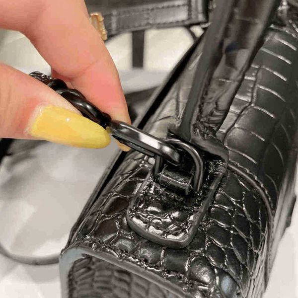 shoulder bag leather handbag women designer handbags classic hourglass trend crossbody fashion messenger vintage elegant wallet ladies 21102
shoulder bag leather handbag women designer handbags classic hourglass trend crossbody fashion messenger vintage elegant wallet ladies 21102