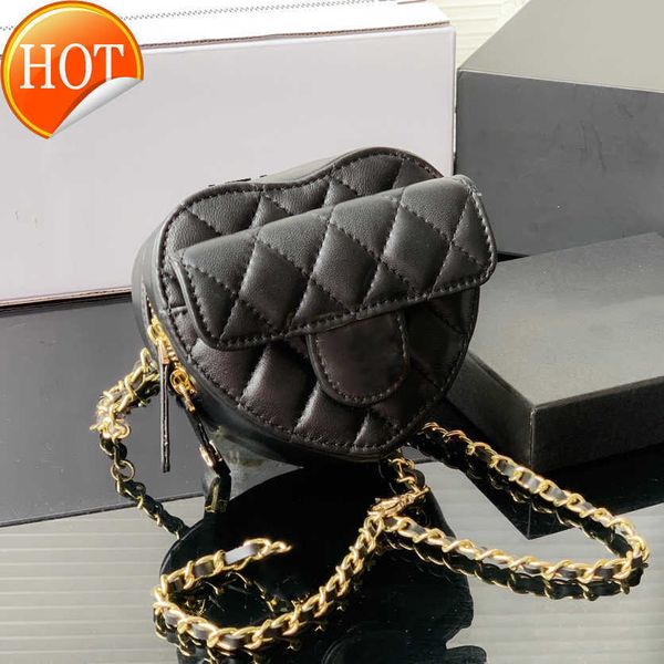 ladies' luxury designer shoulder bags 2023 fashion classic mini lambskin heart fanny pack texture silver chain rotary lock crossbody ba
ladies' luxury designer shoulder bags 2023 fashion classic mini lambskin heart fanny pack texture silver chain rotary lock crossbody ba