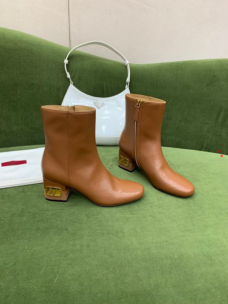 2023 star trail ankle boot luxury womens designer chunky heel boots lace up martin boots ladys fashion winter booties with box -e001, Black
2023 star trail ankle boot luxury womens designer chunky heel boots lace up martin boots ladys fashion winter booties with box -e001, Black