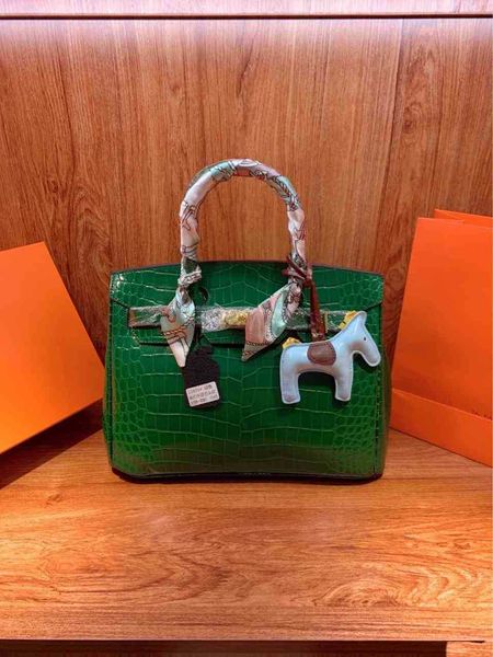 herme birkins handbag crocodile leather totes inner women luxurys handbags patch horizontal square medium green pattern hard handle lock sol
herme birkins handbag crocodile leather totes inner women luxurys handbags patch horizontal square medium green pattern hard handle lock sol