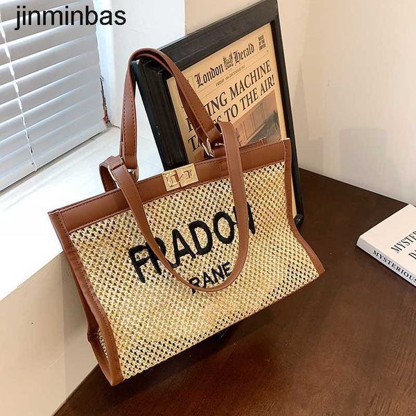 tote bag factory wholesale and retail large women's new simple fashion large capacity portable single shoulder msenger bag foreign styl
tote bag factory wholesale and retail large women's new simple fashion large capacity portable single shoulder msenger bag foreign styl