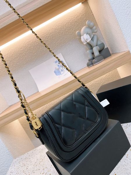women bags chain single shoulder messenger bag fashion shopping satchels backpack bags lock letter tassel hardware luxury designer purses le
women bags chain single shoulder messenger bag fashion shopping satchels backpack bags lock letter tassel hardware luxury designer purses le