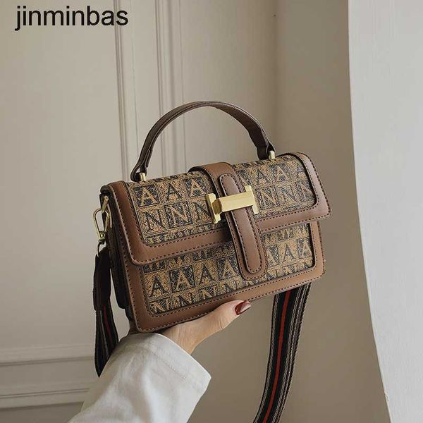 tote bag factory wholesale and retail printed letters hand-held small square 2023 autumn new trend wide shoulder strap single shoulder mseng
tote bag factory wholesale and retail printed letters hand-held small square 2023 autumn new trend wide shoulder strap single shoulder mseng