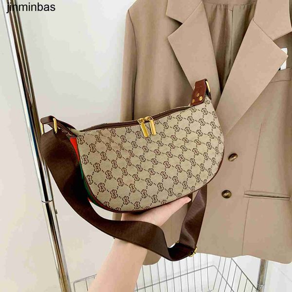 tote bag factory wholesale and retail small square female 2023 summer winter new national style msenger literature art one shoulder small
tote bag factory wholesale and retail small square female 2023 summer winter new national style msenger literature art one shoulder small
