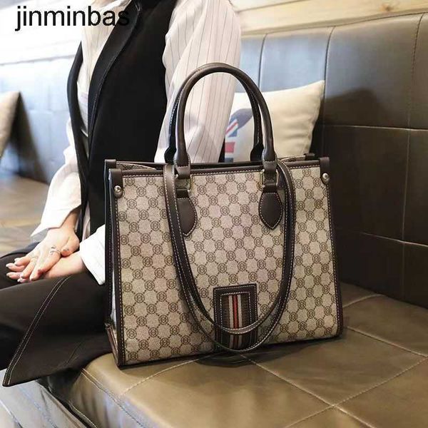 tote bag factory wholesale and retail bag 2023 autumn winter new women's one shoulder msenger h large capacity commuting autumn winter
tote bag factory wholesale and retail bag 2023 autumn winter new women's one shoulder msenger h large capacity commuting autumn winter