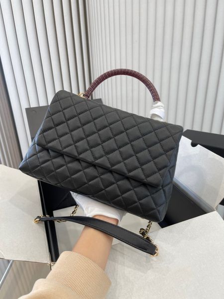 tz luxury designer co handle handbag women fashion flap bag hass material golden metal hardware chain cross body bags classic diamond quilti 
tz luxury designer co handle handbag women fashion flap bag hass material golden metal hardware chain cross body bags classic diamond quilti