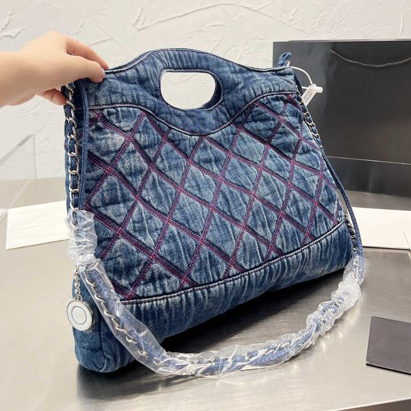 r handbags shoulder bags tote women's fashion blue and black tote bags embroidered pattern silver metal chain volume crossbody bag fact
r handbags shoulder bags tote women's fashion blue and black tote bags embroidered pattern silver metal chain volume crossbody bag fact