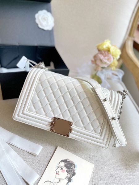 tz 22ss classic designer diamond quilting boy cowhide flap handbag square metal hardware logo luxury vintage shoulder bag fashion silver cha
tz 22ss classic designer diamond quilting boy cowhide flap handbag square metal hardware logo luxury vintage shoulder bag fashion silver cha