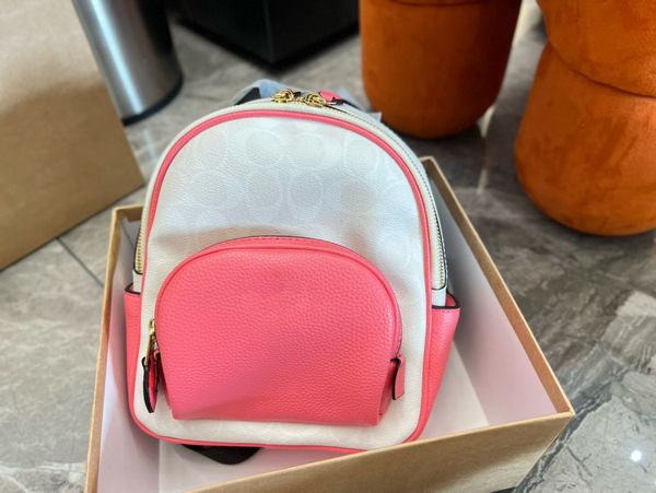 luxury designer's new fashion backpack high appearance and high capacity versatile women's genuine leather bag
luxury designer's new fashion backpack high appearance and high capacity versatile women's genuine leather bag
