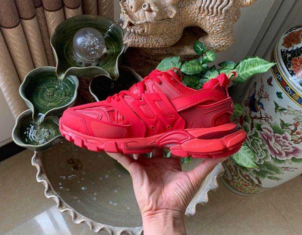 with box track 3 luxury brand designer men women casual shoes 3.0 triple white black sneakers tess.s. gomma leather trainer nylon
with box track 3 luxury brand designer men women casual shoes 3.0 triple white black sneakers tess.s. gomma leather trainer nylon