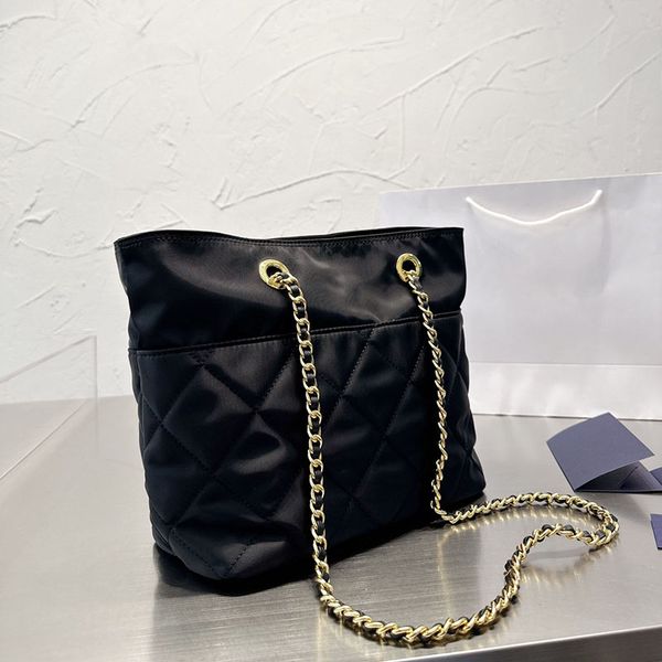 nylon fashion tote bag luxury women's shopping bag designer single shoulder handbag cross-body chain purse black winter large capacity
nylon fashion tote bag luxury women's shopping bag designer single shoulder handbag cross-body chain purse black winter large capacity
