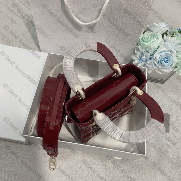 9a luxury lady bags noble fashion handbags mini bag embroidery bag solid color leathers hardware gold silver black buckle frosted light leat
9a luxury lady bags noble fashion handbags mini bag embroidery bag solid color leathers hardware gold silver black buckle frosted light leat