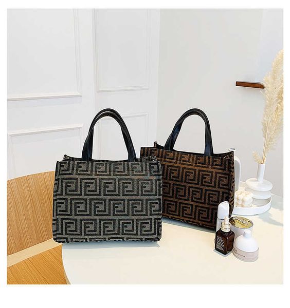 design bag factory wholesale and retail fog flower new korean version simple letter portable cosmetic wash work mommy women's
design bag factory wholesale and retail fog flower new korean version simple letter portable cosmetic wash work mommy women's