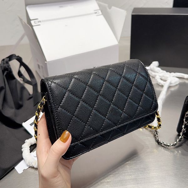 luxury designer caviar leather woc walet bags phone card holder multi pochette purse gold/silver metal chain crossbody shoulder outrdoor han, Red;black
luxury designer caviar leather woc walet bags phone card holder multi pochette purse gold/silver metal chain crossbody shoulder outrdoor han, Red;black