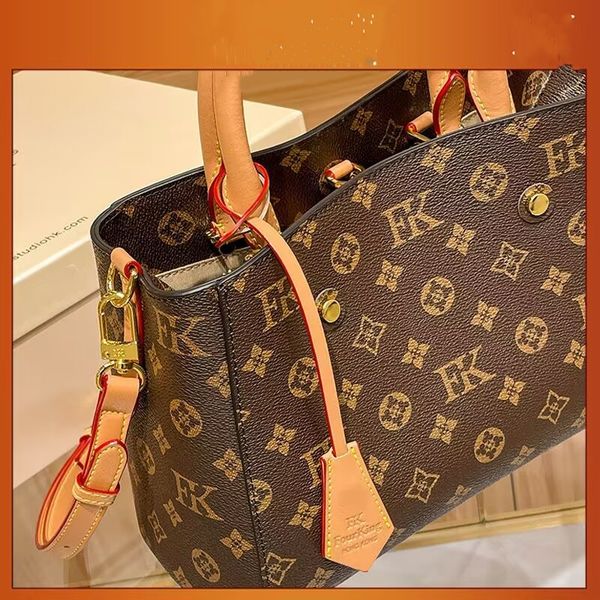 luxury designer bag women's handbag fashion backpack leather shopping handbag messenger bag luxury simple
luxury designer bag women's handbag fashion backpack leather shopping handbag messenger bag luxury simple