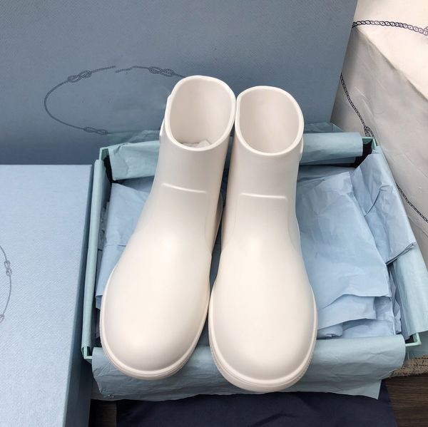 2023 luxury women black rubber booties rubber boots ladies classic fashion white platform waterproof rain boot flat shoes
2023 luxury women black rubber booties rubber boots ladies classic fashion white platform waterproof rain boot flat shoes