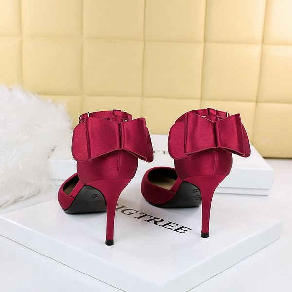 dress shoes bigtree big size 34-43 sweet bowtie buckle women sandals silk shallow fashion high heels pointy toe female party pump 221129, Black
dress shoes bigtree big size 34-43 sweet bowtie buckle women sandals silk shallow fashion high heels pointy toe female party pump 221129, Black