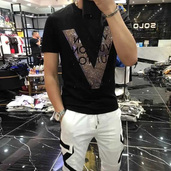 men's t-shirts men's t-shirt quality mercerized cotton v-shaped pattern rhinestone 20201 new street fashion style short-sleeve mal, White;black
men's t-shirts men's t-shirt quality mercerized cotton v-shaped pattern rhinestone 20201 new street fashion style short-sleeve mal, White;black