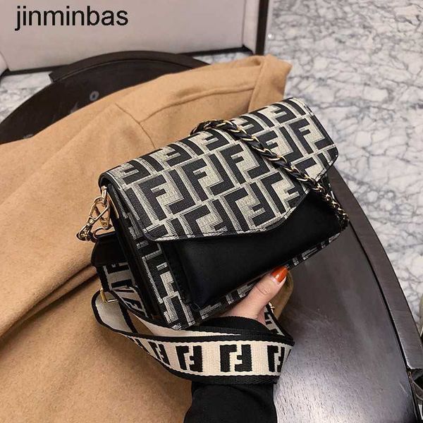tote bag factory wholesale and retail fashion single shoulder diagonal cross in autumn winter of 2023 new style small wooden square trendy l
tote bag factory wholesale and retail fashion single shoulder diagonal cross in autumn winter of 2023 new style small wooden square trendy l