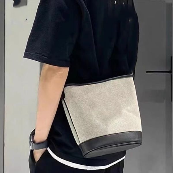 women's bag casual fashion joker solid color bucket messenger bag, Black;red 
women's bag casual fashion joker solid color bucket messenger bag, Black;red